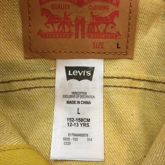 NWT Levi’s Yellow Rigid Trucker Sleeveless Jacket - Picture 2 of 4